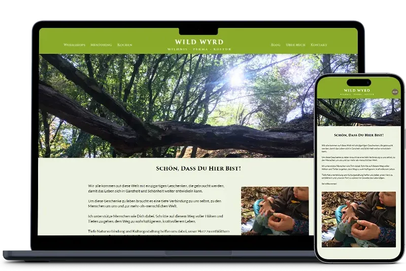 Mockup der Webseite wildwyrd.net auf einem Laptop und einem Smartphone für das Permakultur Unternehmen Wild Wyrd.